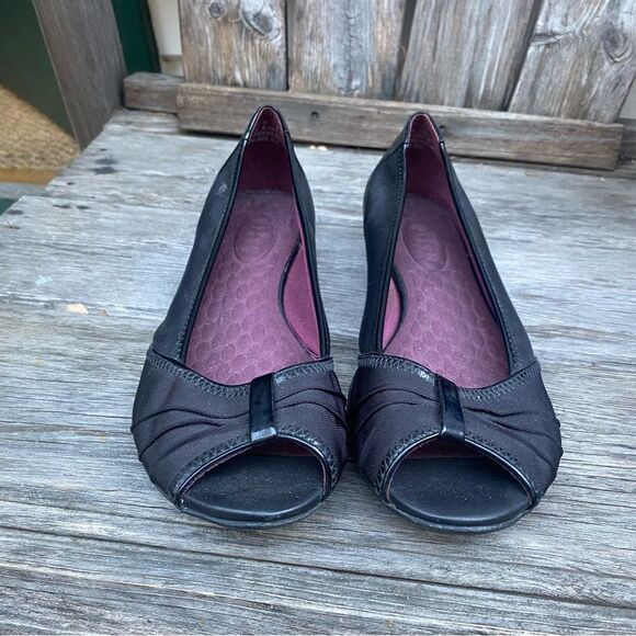 Privo by Clarks Black Leather open toe Flats size 8 - Picture 2 of 10
